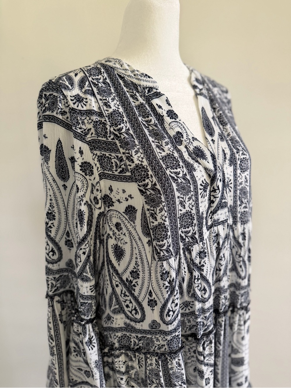 Has Pockets!! - Picture 5 of 12